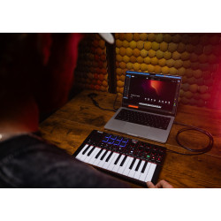 AKAI PROFESSIONAL MPK MINI IV Black - 25 touches, 8 pads, 8 encodeurs