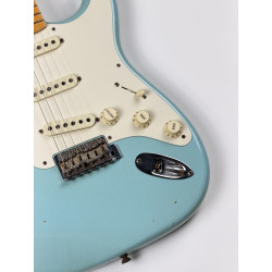 OCCASION FENDER CUSTOM SHOP STRATOCASTER  58 JOURNEYMAN DAPHNE BLUE + ETUI