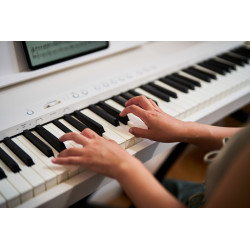 ROLAND FP-40 WHITE